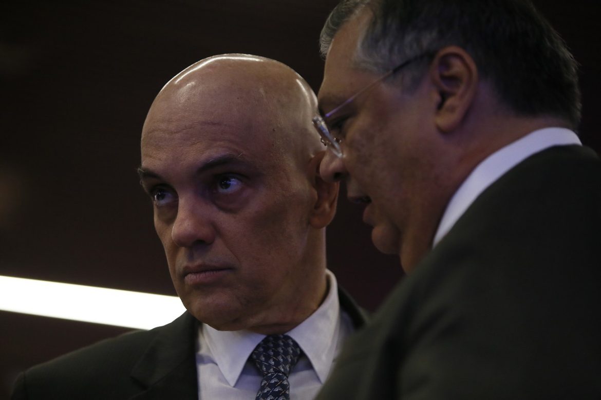 Dino defende Moraes após críticas do governo dos EUA e ironiza projeto que pode barrar ministro no país