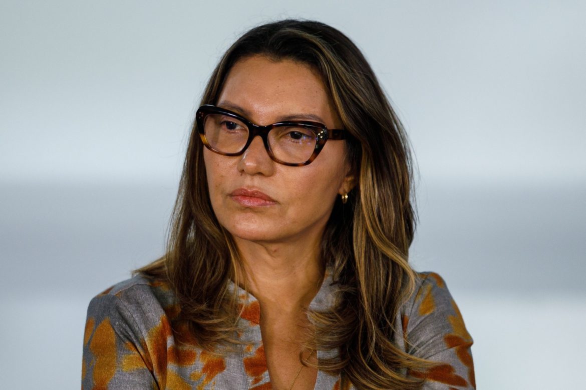 Viagem de Janja a Roma vira alvo de denúncia ao MPF