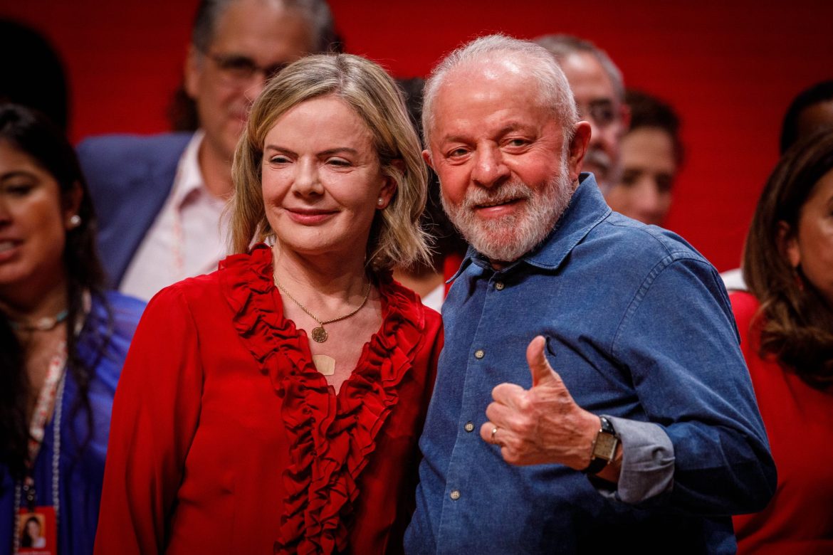 O movimento para afastar Gleisi dos ouvidos de Lula no governo
