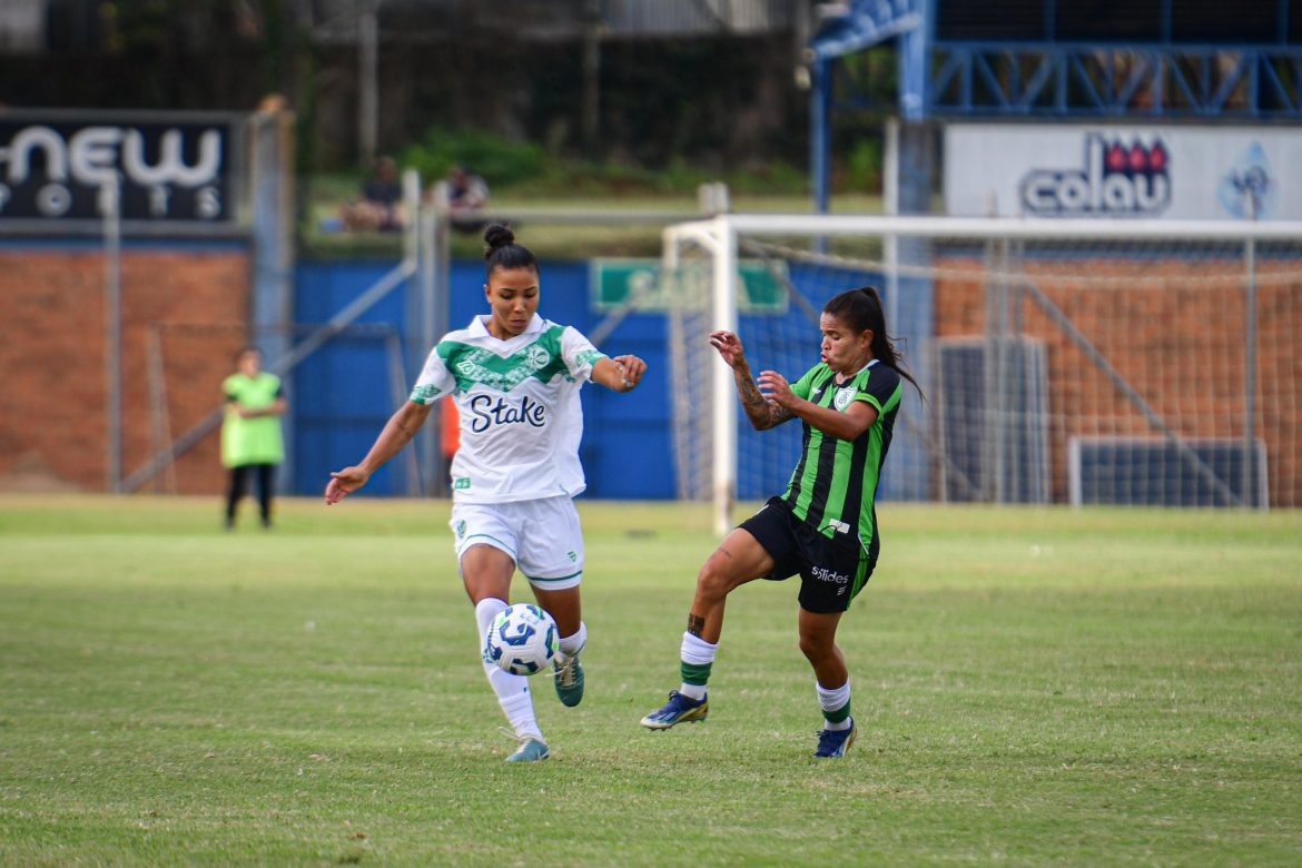 Jogadoras do América-MG denunciam membro da arbitragem por assédio sexual na estreia do Brasileiro feminino