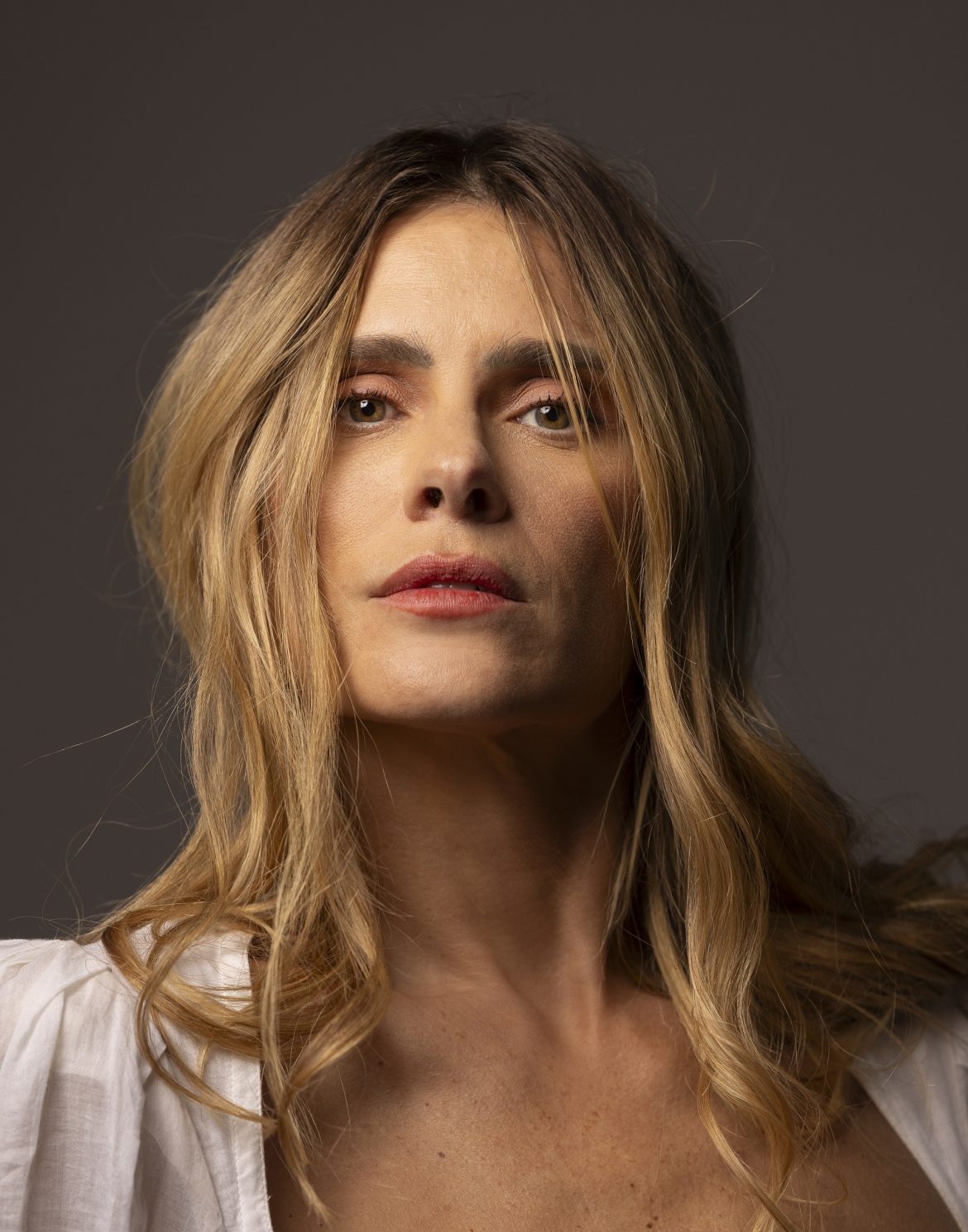 Carolina Dieckmann diz que maturidade a libertou e critica etarismo: 'Não consigo olhar para mim e pensar que estou velha'