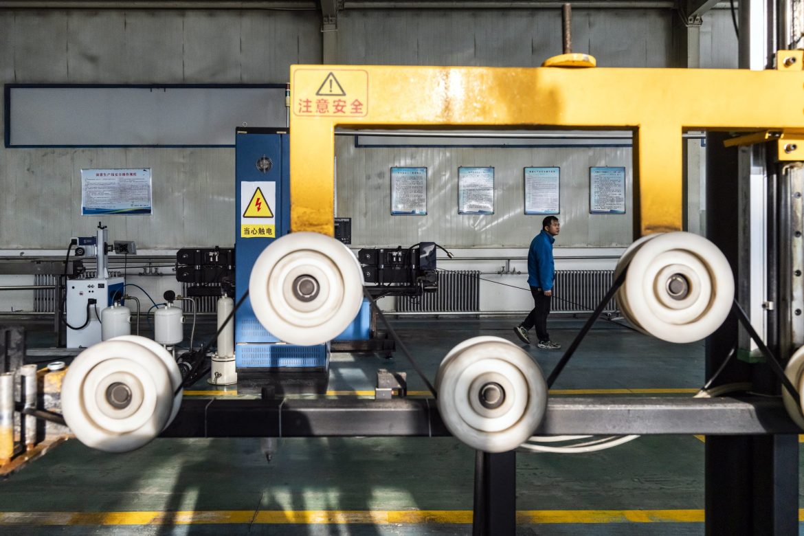 China considera cortes de juros e apoio à indústria para equilibrar impacto de tarifas de Trump