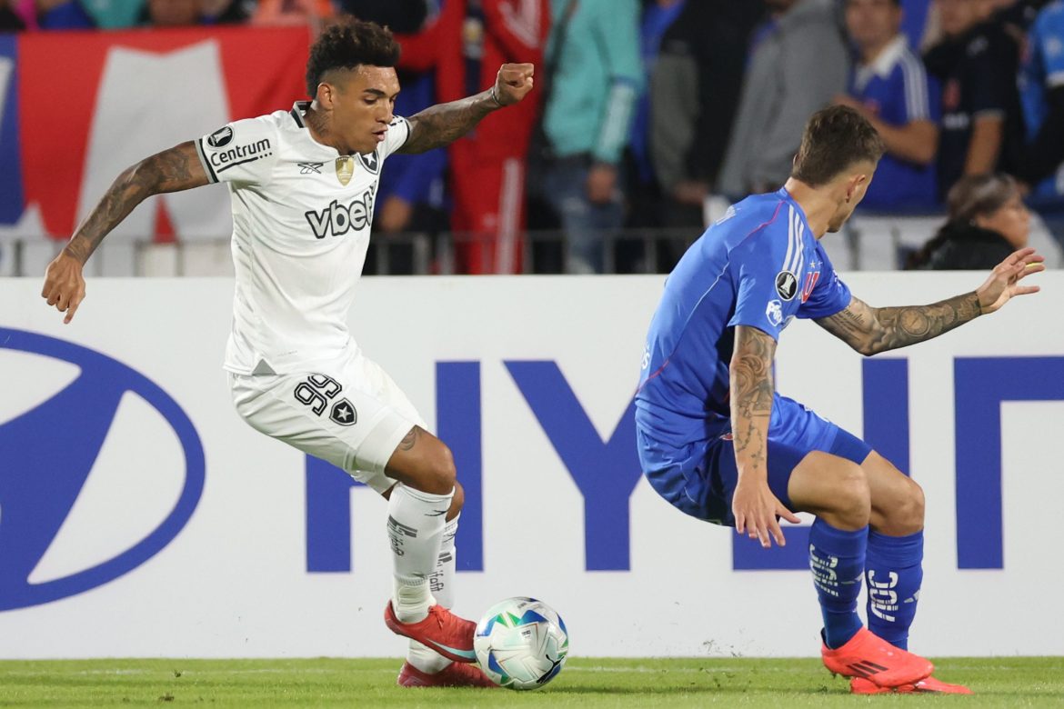 Análise: Intensificação de erros anteriores e falha defensiva marcam derrota do Botafogo em estreia na Libertadores