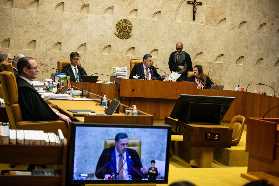 Ministros do STF se reúnem para tentar acordo sobre responsabilização de redes sociais